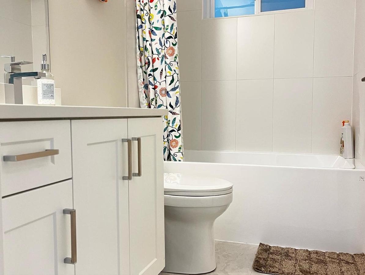 The Harmony Inn Spacious 2 Bdrms 2 Beds Basement Suite Surrey Luaran gambar